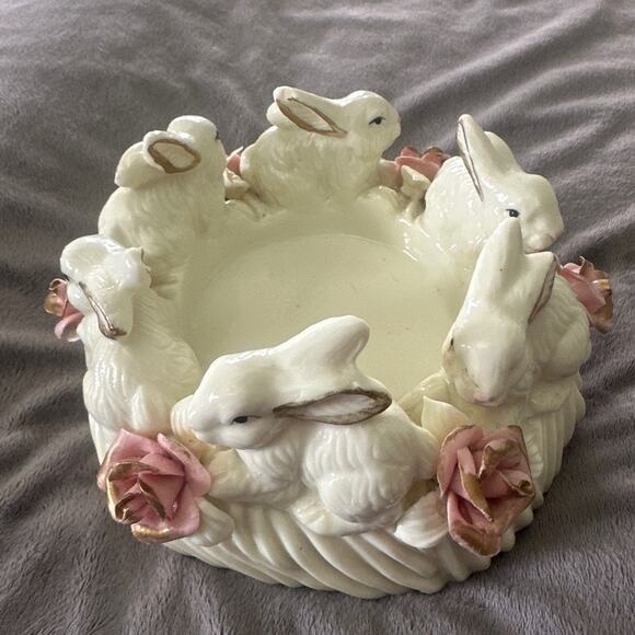 Vintage Porcelain Capodimonte Bunny Ring Of Rabbits Roses Gold Candle Holder - Picture 1 of 9